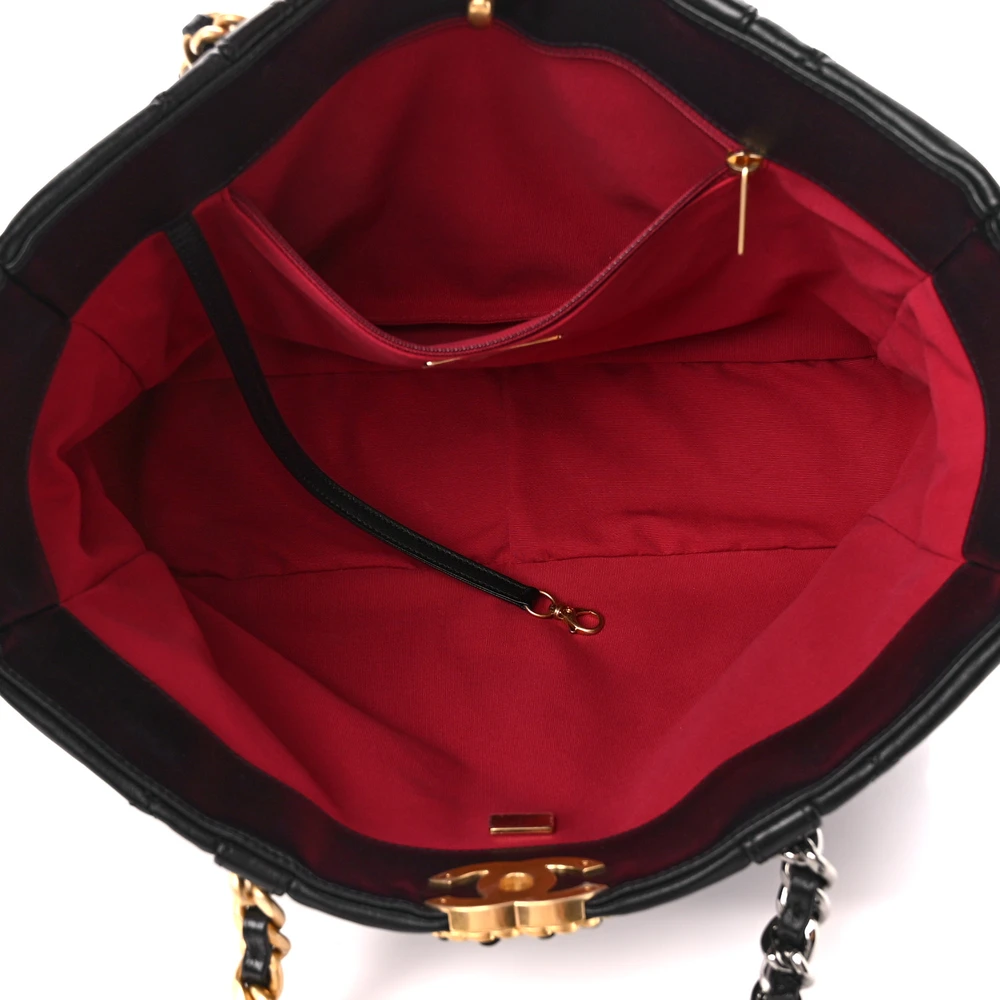 Chanel Black Quilted Lambskin Replica Bag – The Perfect Superfake Handbag - Image 7