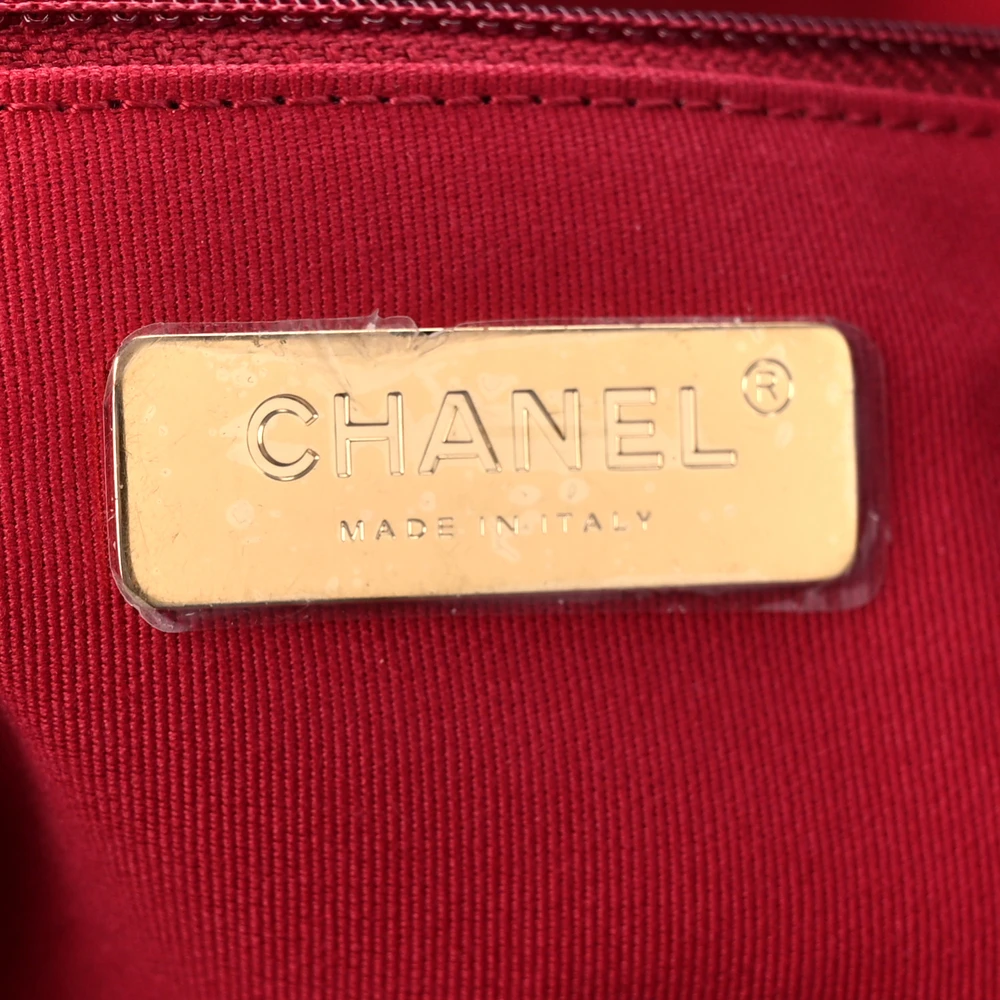 Chanel Black Quilted Lambskin Replica Bag – The Perfect Superfake Handbag - Image 2
