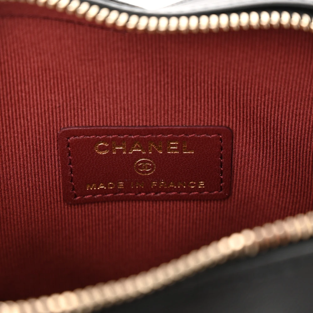 Mirror-Quality Chanel Heart Clutch Replica You’ll Love - Image 2