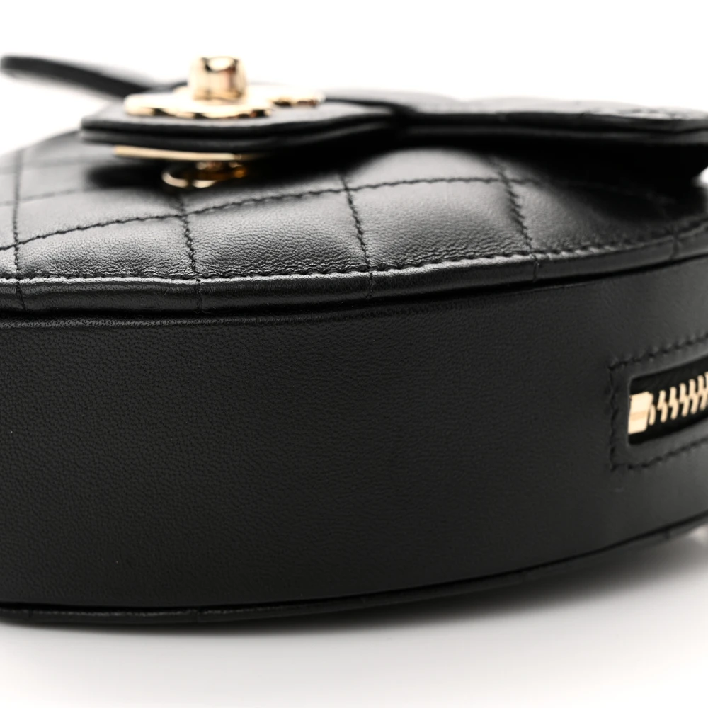 Mirror-Quality Chanel Heart Clutch Replica You’ll Love - Image 4