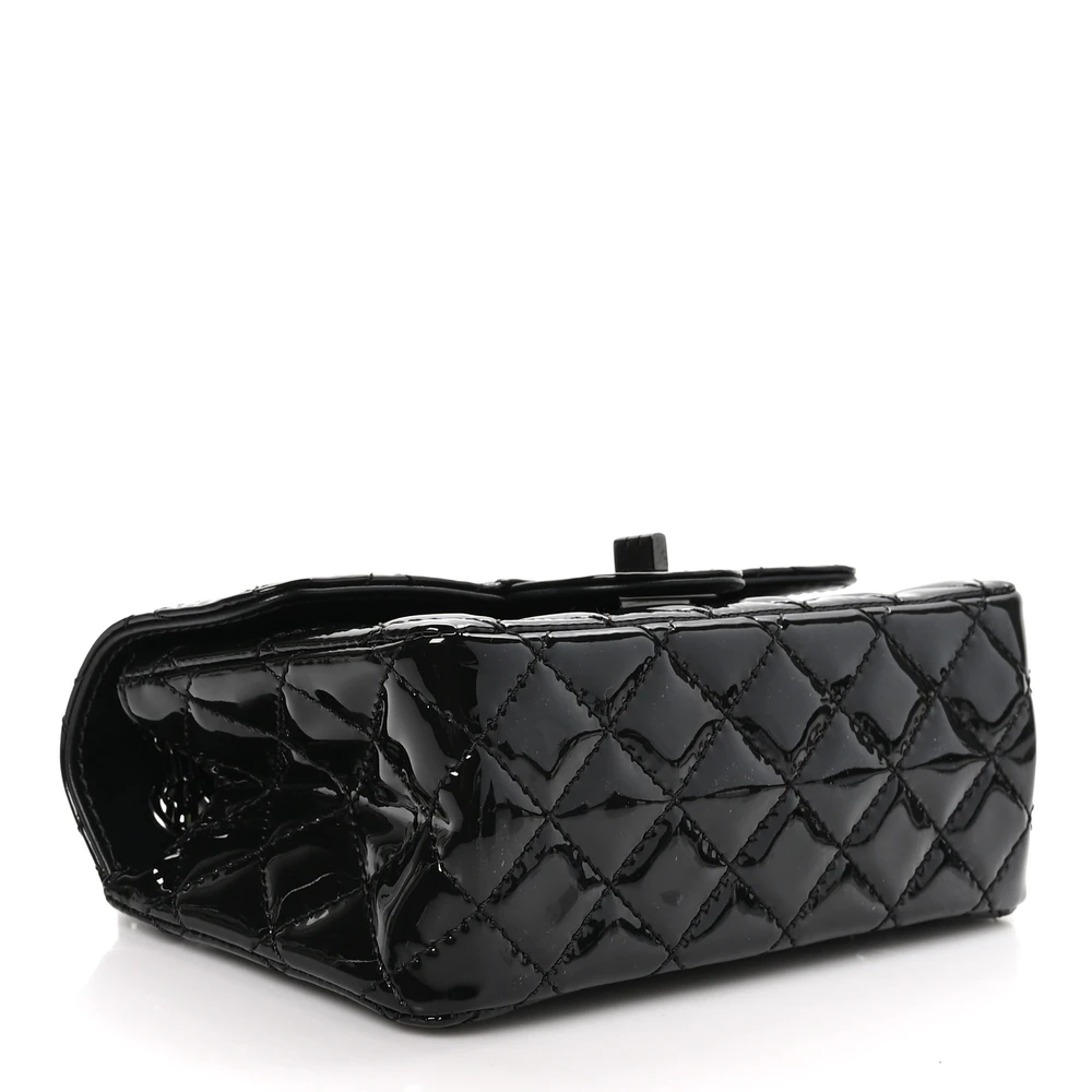 Mirror-Quality Chanel Mini Flap Replica: Quilted to Perfection - Image 6