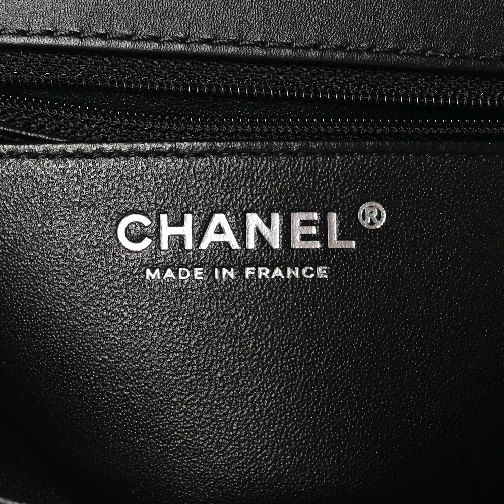 Mirror-Quality Chanel Mini Flap Replica: Quilted to Perfection - Image 2