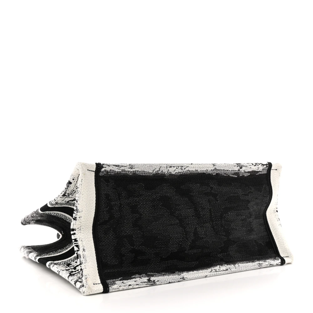 Replica Dior New York Book Tote – Stylish & Affordable Superfake - Image 6