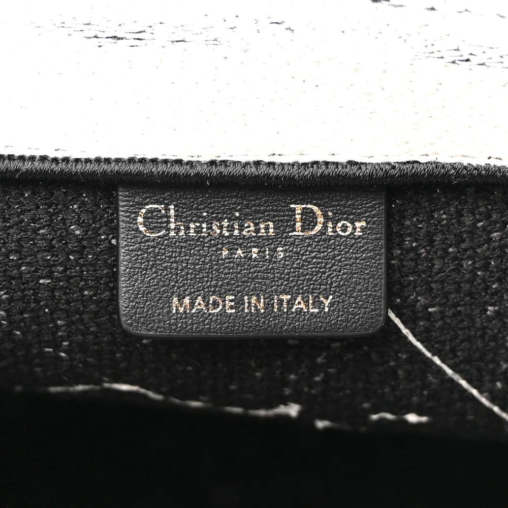 Replica Dior New York Book Tote – Stylish & Affordable Superfake - Image 2