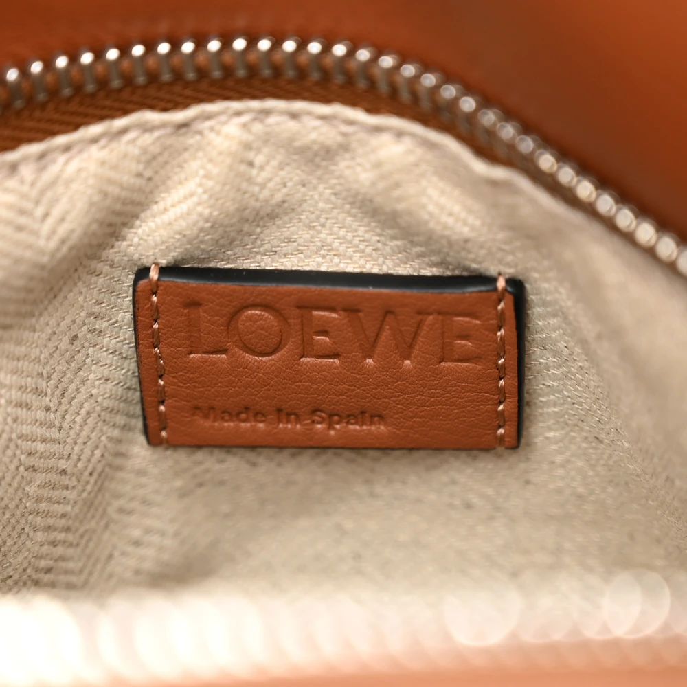 Mirror Quality Replica Loewe Puzzle Bag - Affordable Luxury - Image 2