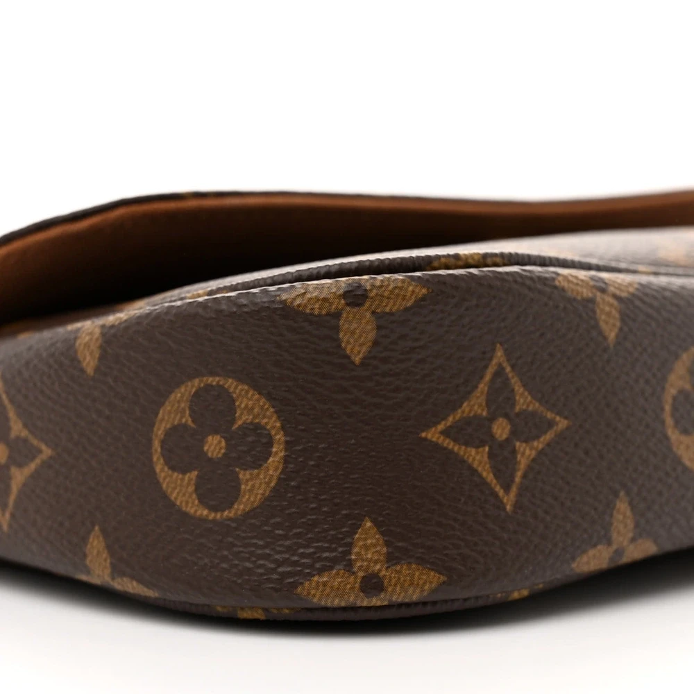 Louis Vuitton Ivy Wallet With Gold Hardware – High-Quality Replica - Image 4