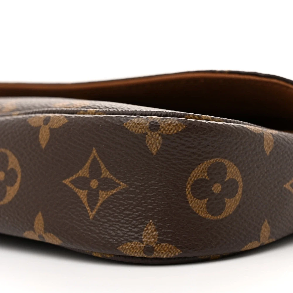 Louis Vuitton Ivy Wallet With Gold Hardware – High-Quality Replica - Image 5